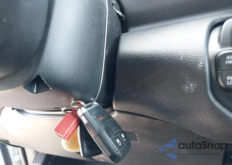 2020 Ram 2500 Tradesman 4X4 6'4 Box from USA, damaged, VIN 3C6UR5CJ0LG204023